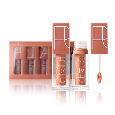 Lip Gloss Suit (4)